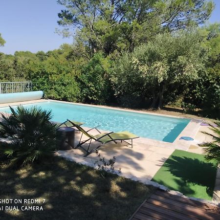 Proche Uzes Petit Gite Avec Grande Cuisine D'Ete Et Piscine Saint-Siffret エクステリア 写真