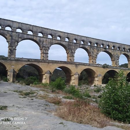 Proche Uzes Petit Gite Avec Grande Cuisine D'Ete Et Piscine Saint-Siffret エクステリア 写真