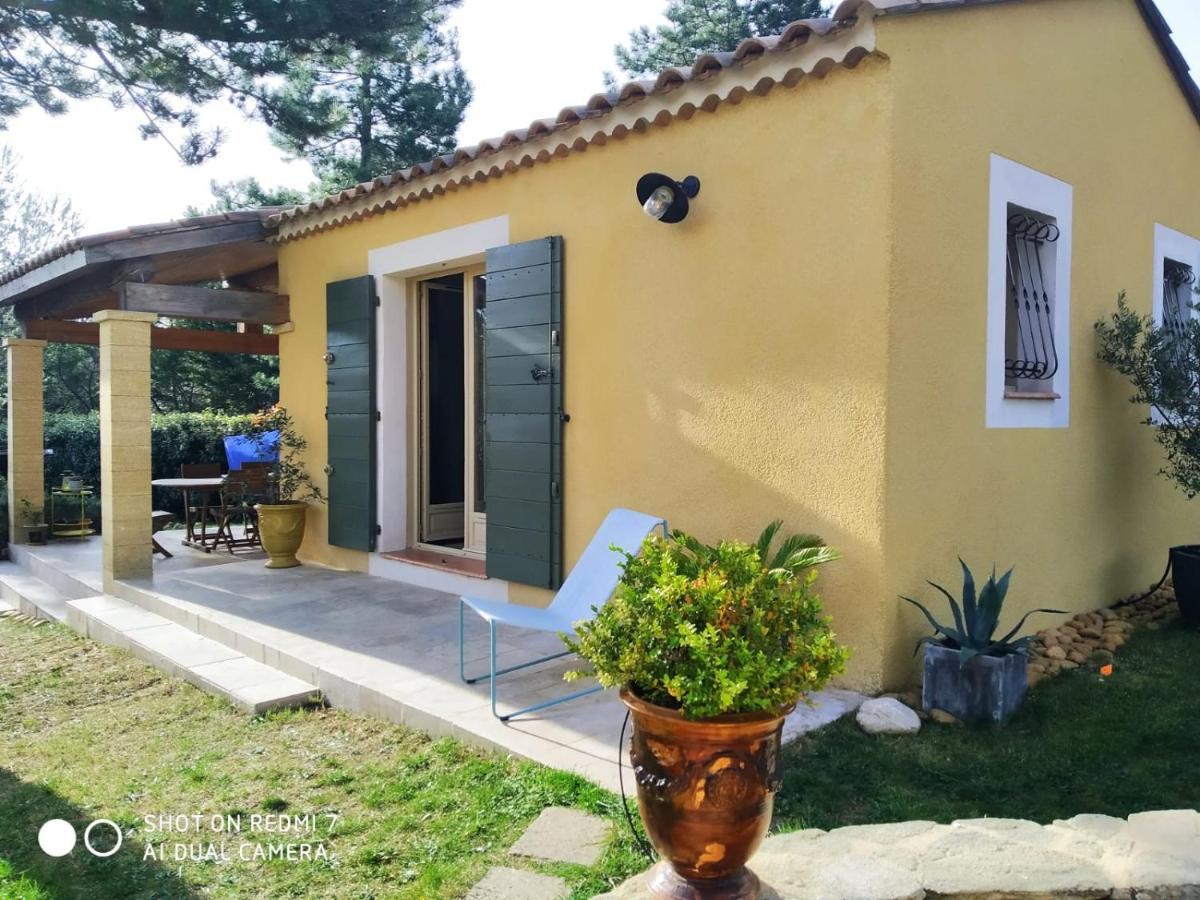 Proche Uzes Petit Gite Avec Grande Cuisine D'Ete Et Piscine Saint-Siffret エクステリア 写真
