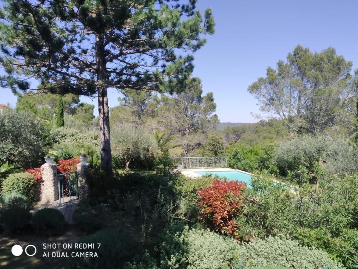 Proche Uzes Petit Gite Avec Grande Cuisine D'Ete Et Piscine Saint-Siffret エクステリア 写真