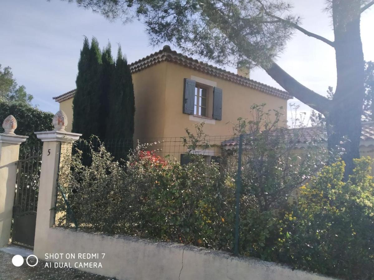 Proche Uzes Petit Gite Avec Grande Cuisine D'Ete Et Piscine Saint-Siffret エクステリア 写真