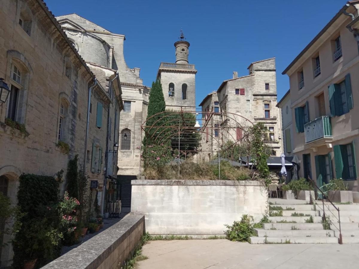 Proche Uzes Petit Gite Avec Grande Cuisine D'Ete Et Piscine Saint-Siffret エクステリア 写真