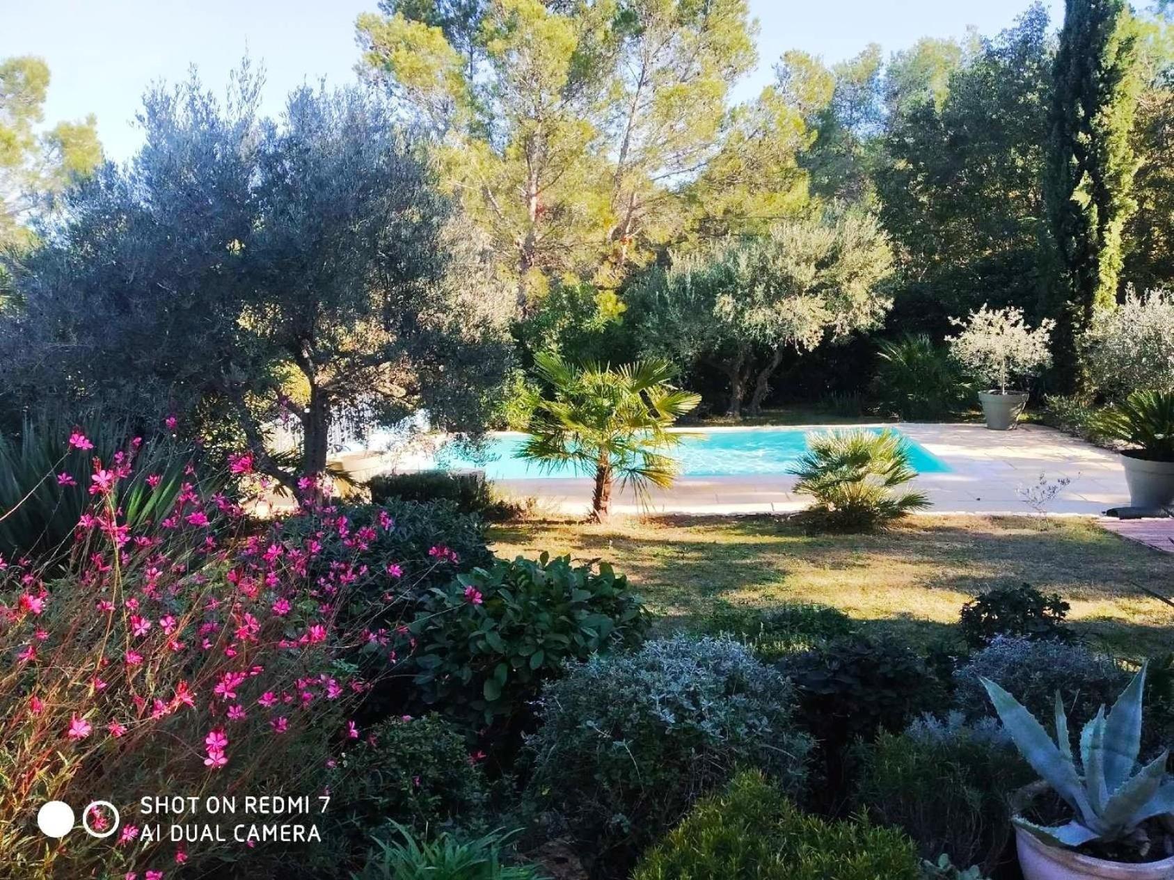 Proche Uzes Petit Gite Avec Grande Cuisine D'Ete Et Piscine Saint-Siffret エクステリア 写真