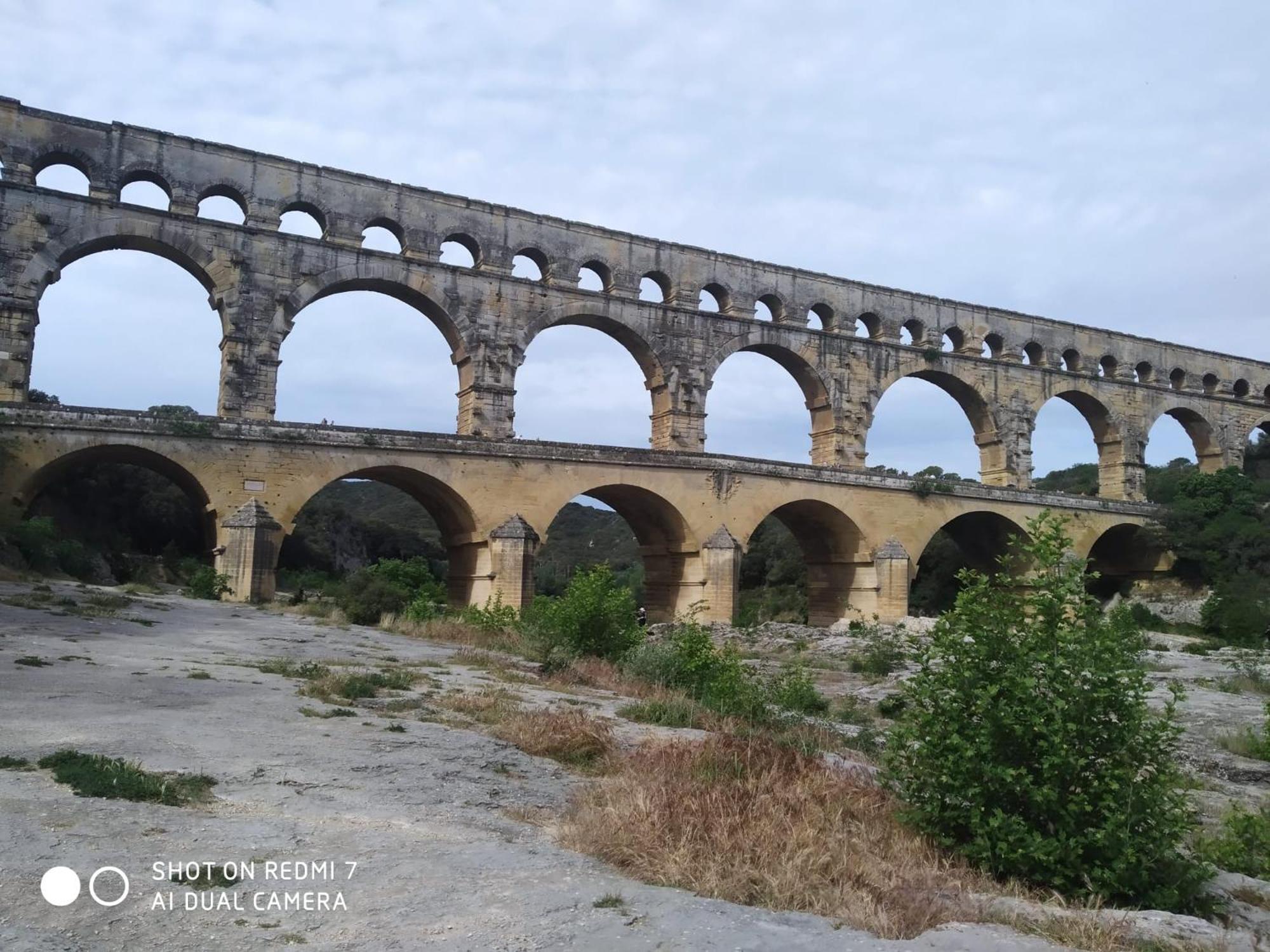 Proche Uzes Petit Gite Avec Grande Cuisine D'Ete Et Piscine Saint-Siffret エクステリア 写真