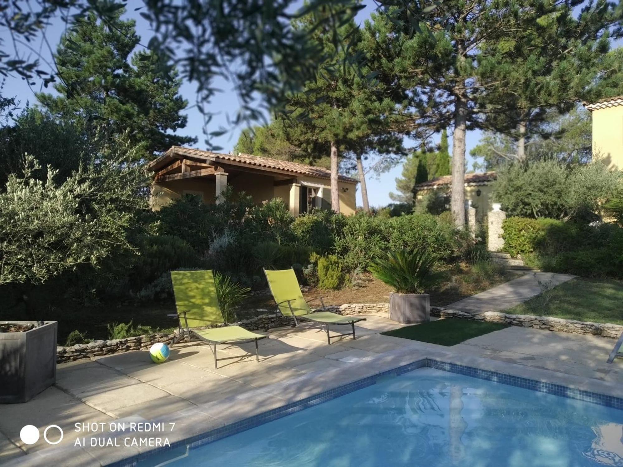 Proche Uzes Petit Gite Avec Grande Cuisine D'Ete Et Piscine Saint-Siffret エクステリア 写真